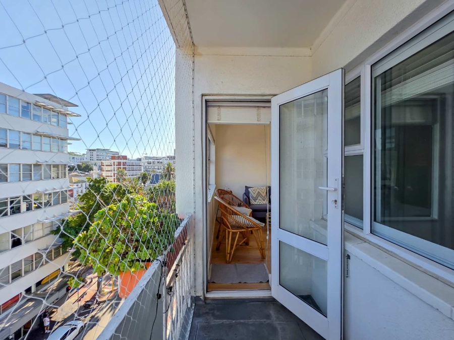 1 Bedroom Property for Sale in Gardens Western Cape
